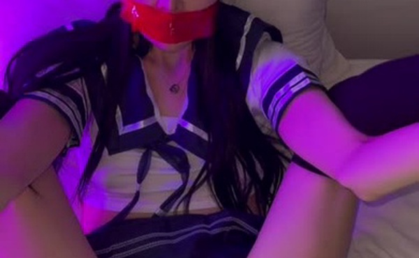 莫哈的表演真是太棒了-没有人能打败这个韩国女孩